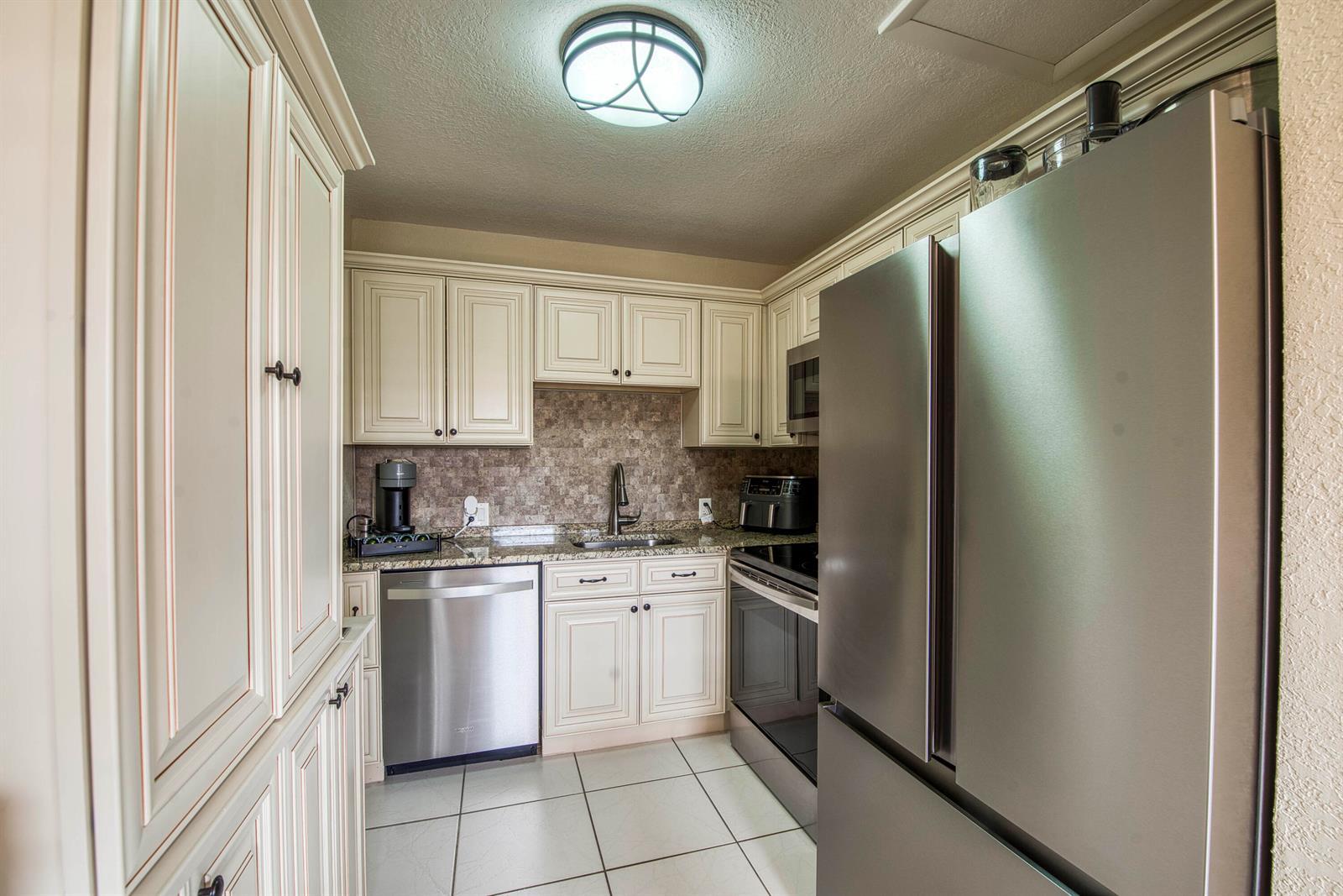 293 Brighton G, Boca Raton FL 33434 photo 2