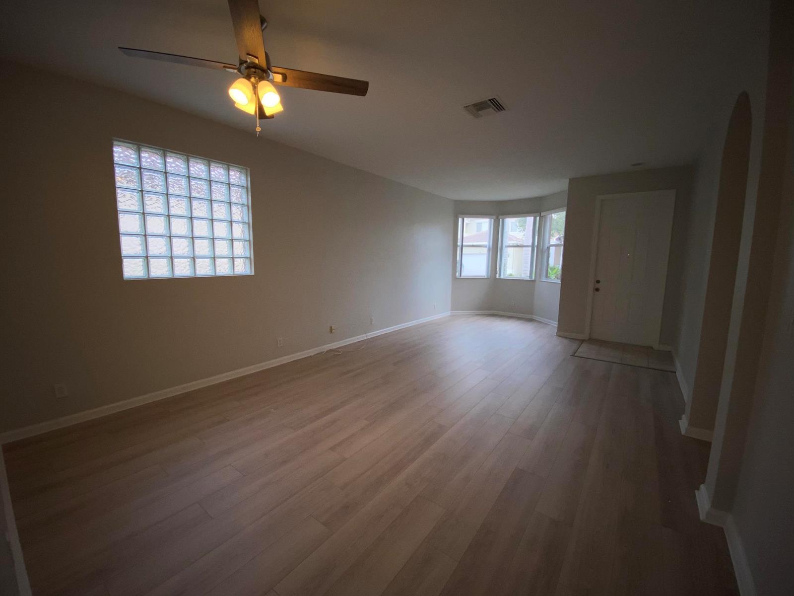 1215 Rosegate Boulevard, Riviera Beach FL 33404 photo 4