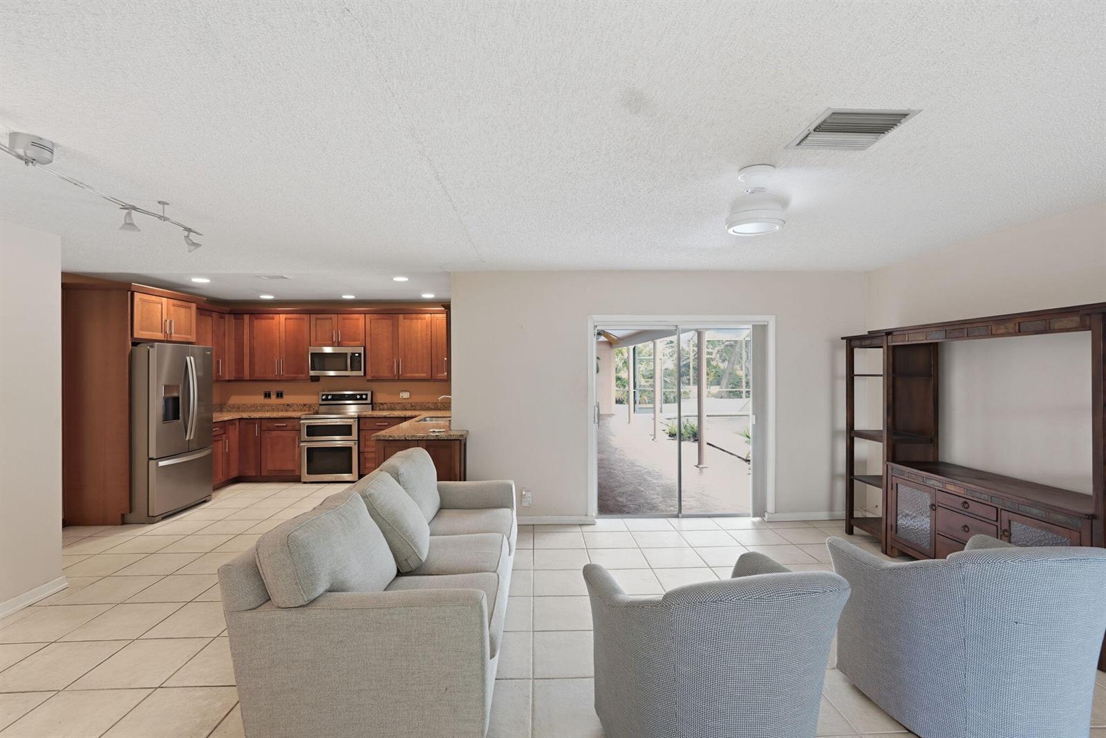 601 NW 71ST Avenue, Plantation FL 33317 photo 3