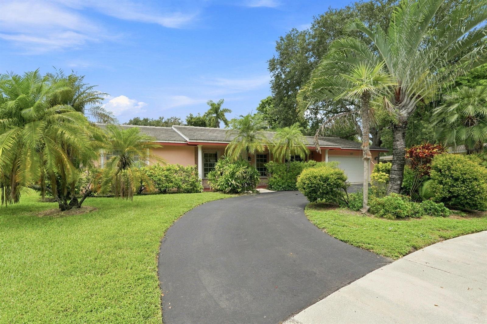 601 NW 71ST Avenue, Plantation FL 33317