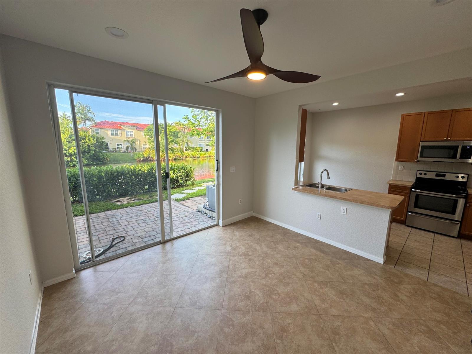 162 Lake Monterey Circle, Boynton Beach FL 33426 photo 5