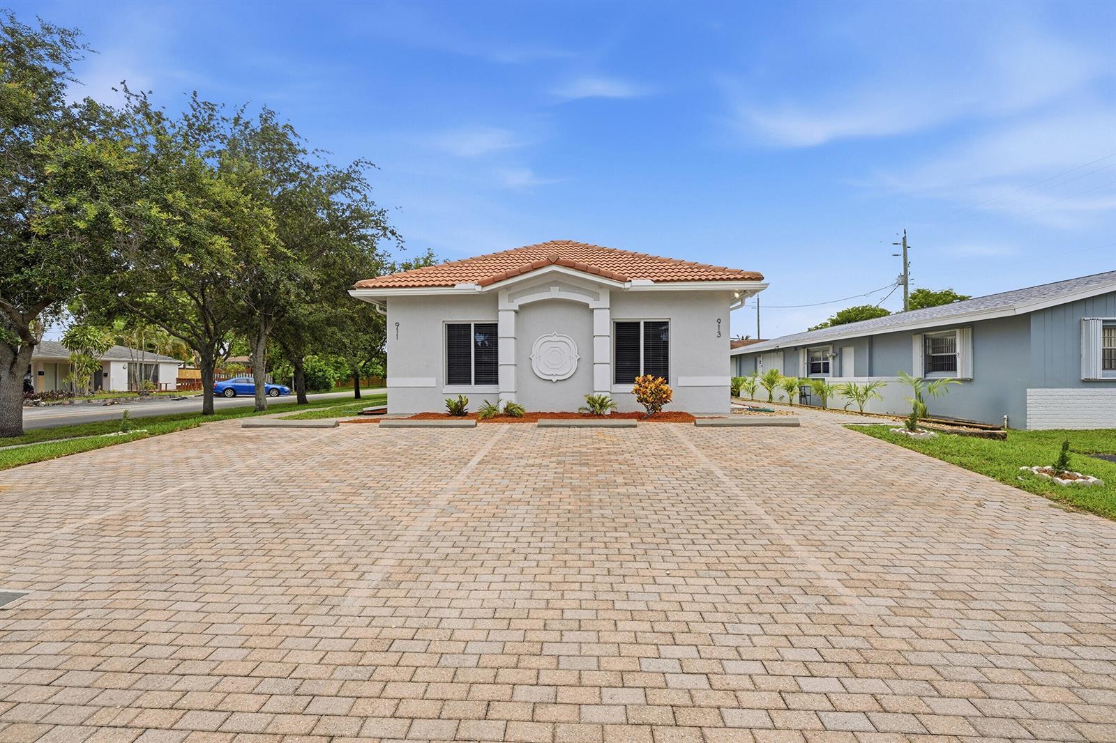 913 NE 12th Avenue, Pompano Beach FL 33060 photo 3