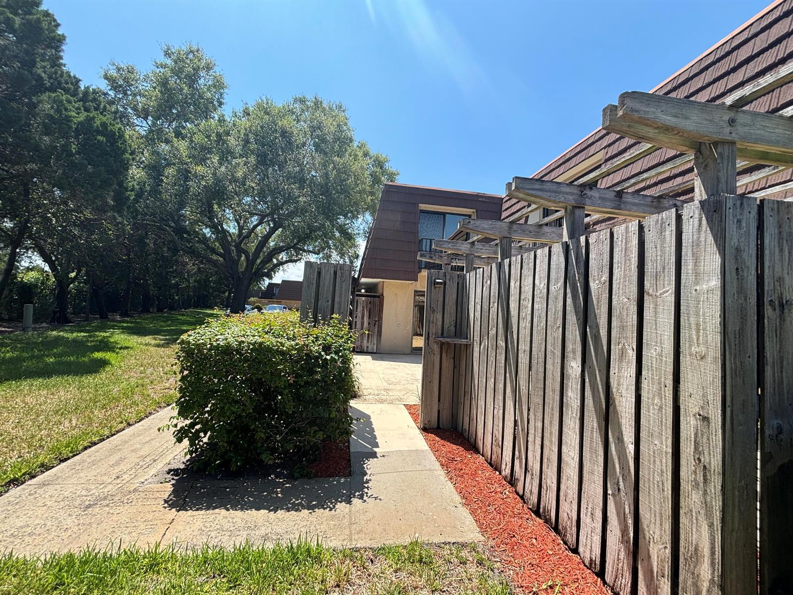 2110 21st Lane, Palm Beach Gardens FL 33418 photo 2