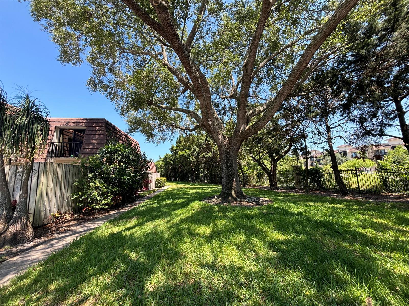 2110 21st Lane, Palm Beach Gardens FL 33418 photo 4