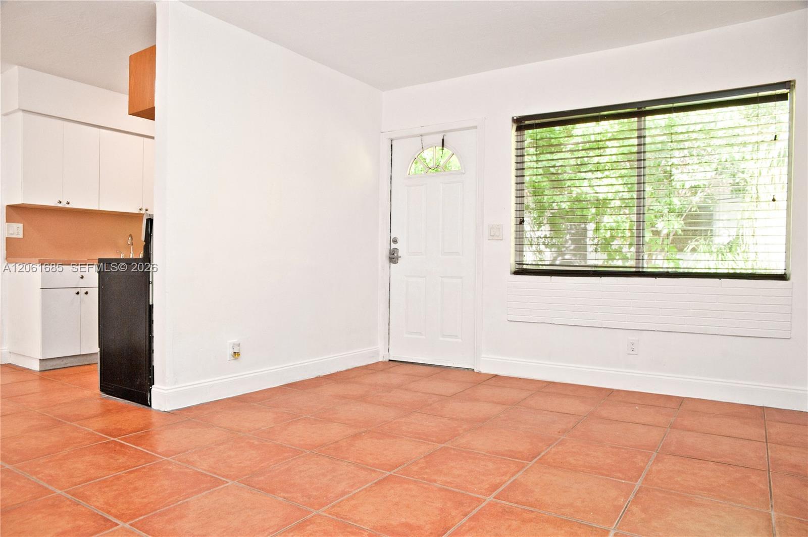 304 SE 9th Ct # 6, Hallandale Beach FL 33009 photo 5