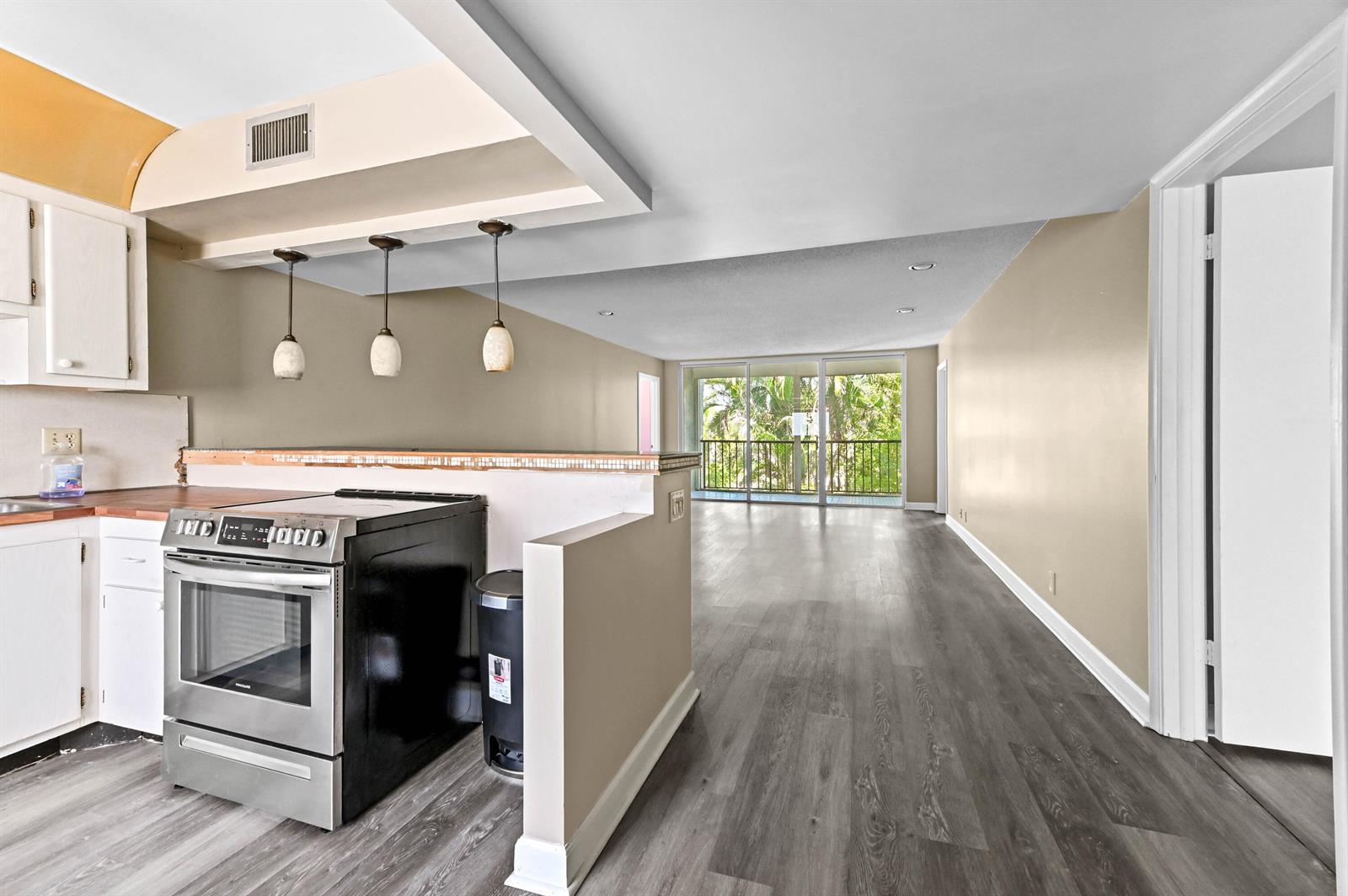 4080 Tivoli Court # 202, Lake Worth FL 33467 photo 2