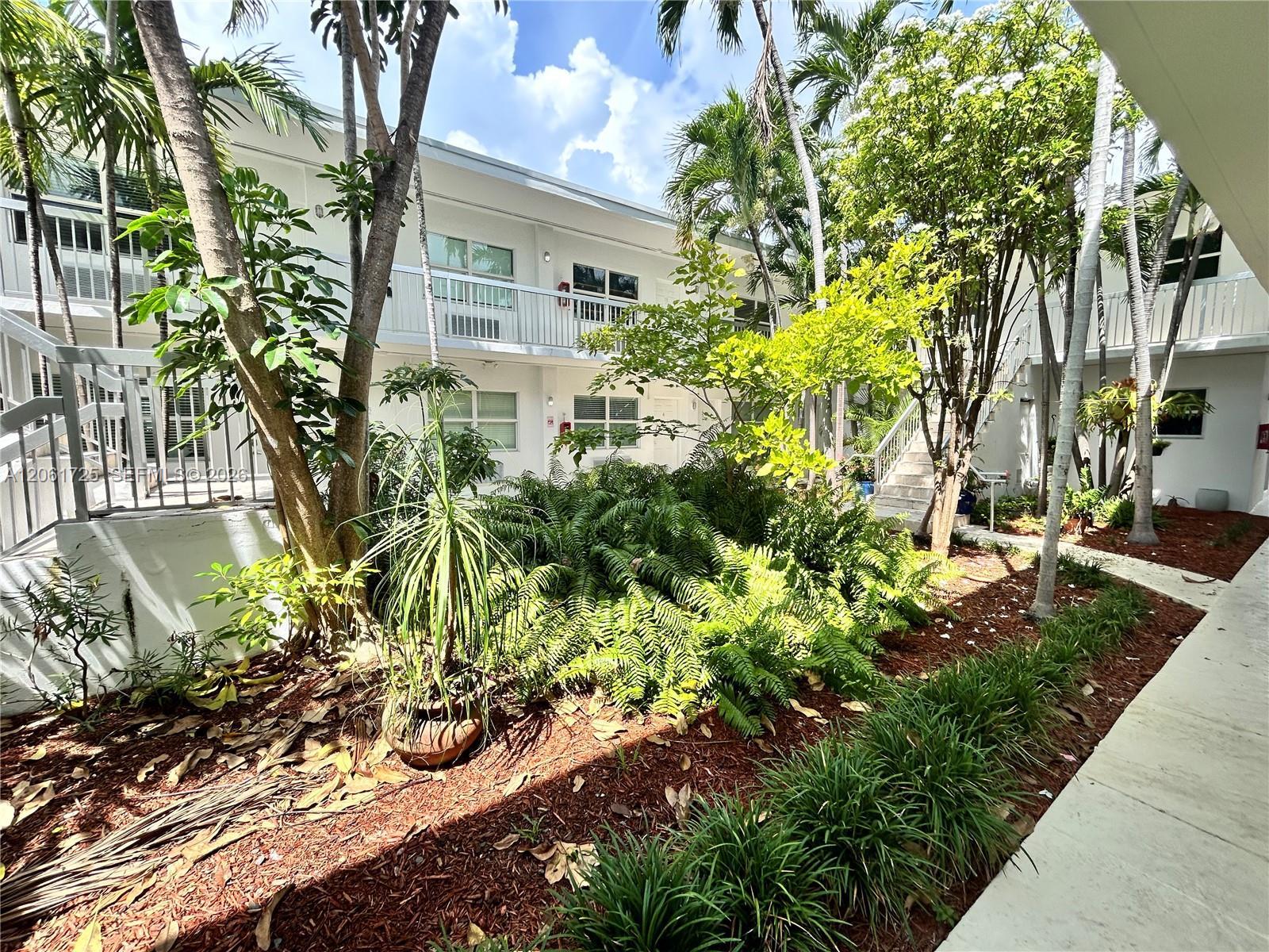 8080 Tatum Waterway Dr # 12, Miami Beach FL 33141