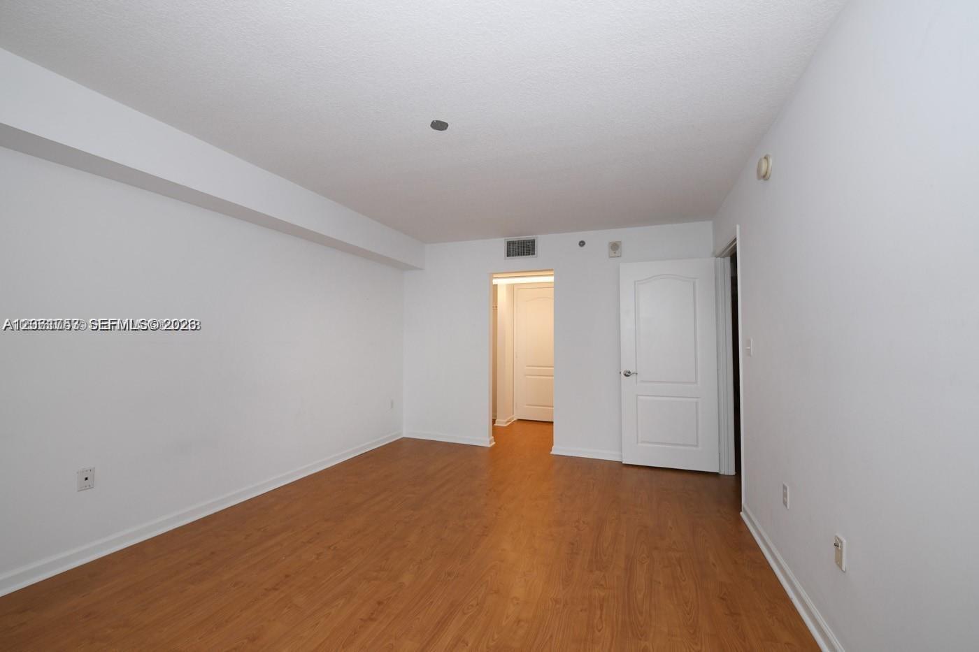 1200 Brickell Bay Dr # 1822, Miami FL 33131 photo 5