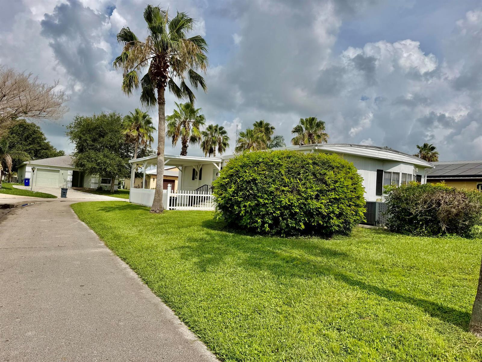 16 Grande Vista Way, Port St. Lucie FL 34952 photo 4