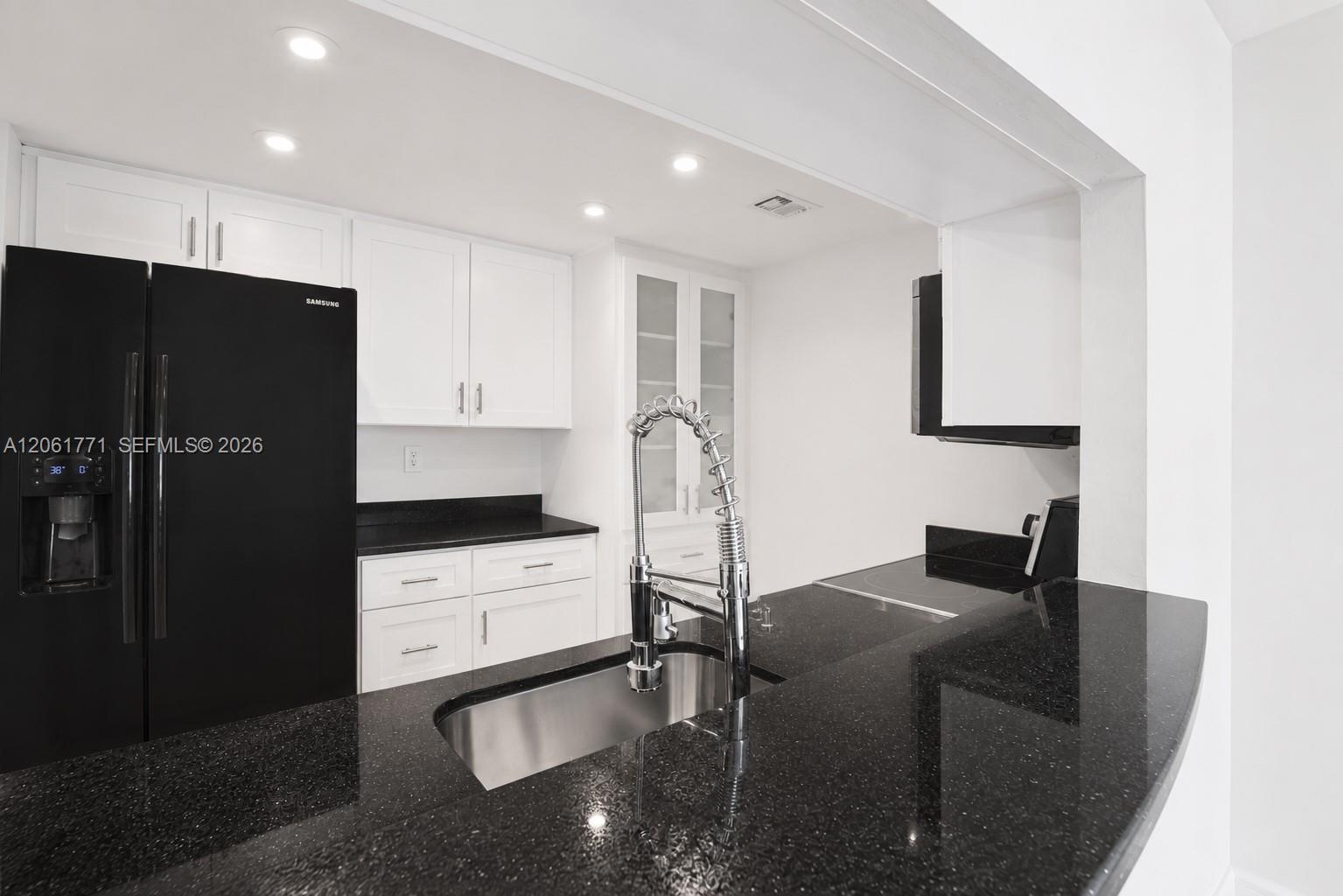 7601 E Treasure Dr # 1809, North Bay Village FL 33141 photo 5