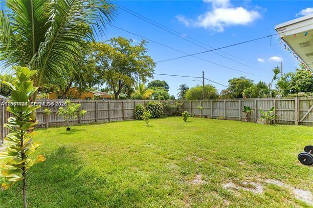 2407 Dewey St, Hollywood FL 33020 photo 3