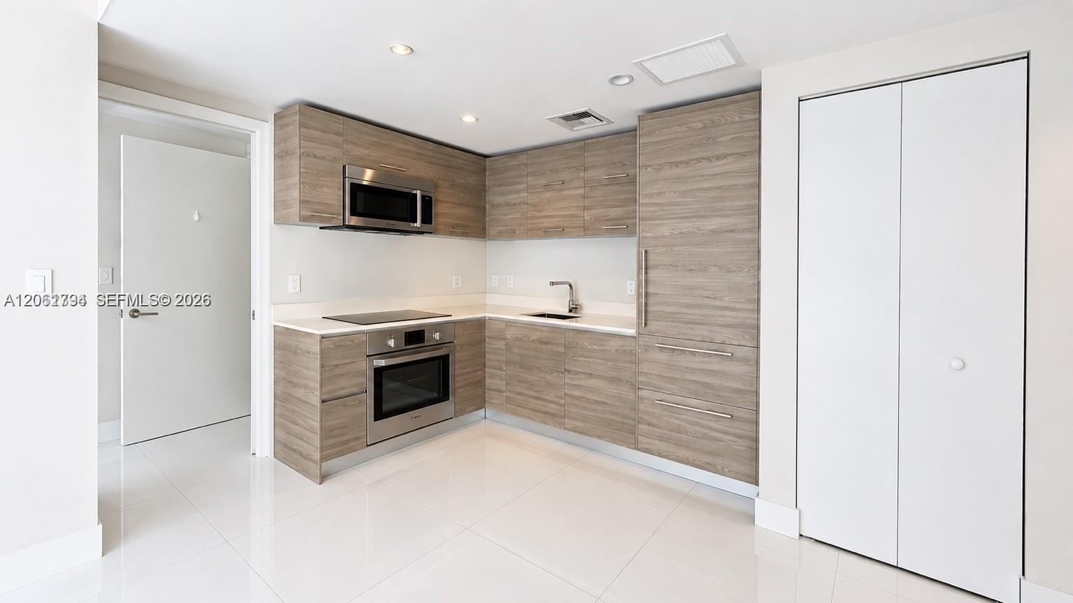 1300 S Miami Ave # 3407, Miami FL 33130 photo 4
