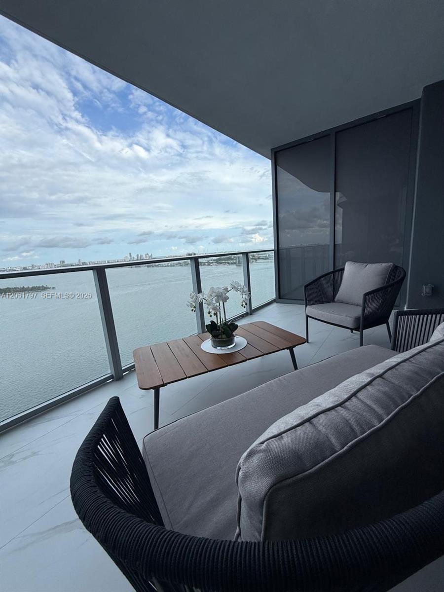 700 NE 24th St # 2205, Miami FL 33137