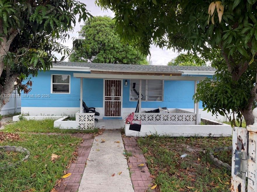 North Miami Beach, FL 33162 photo 2