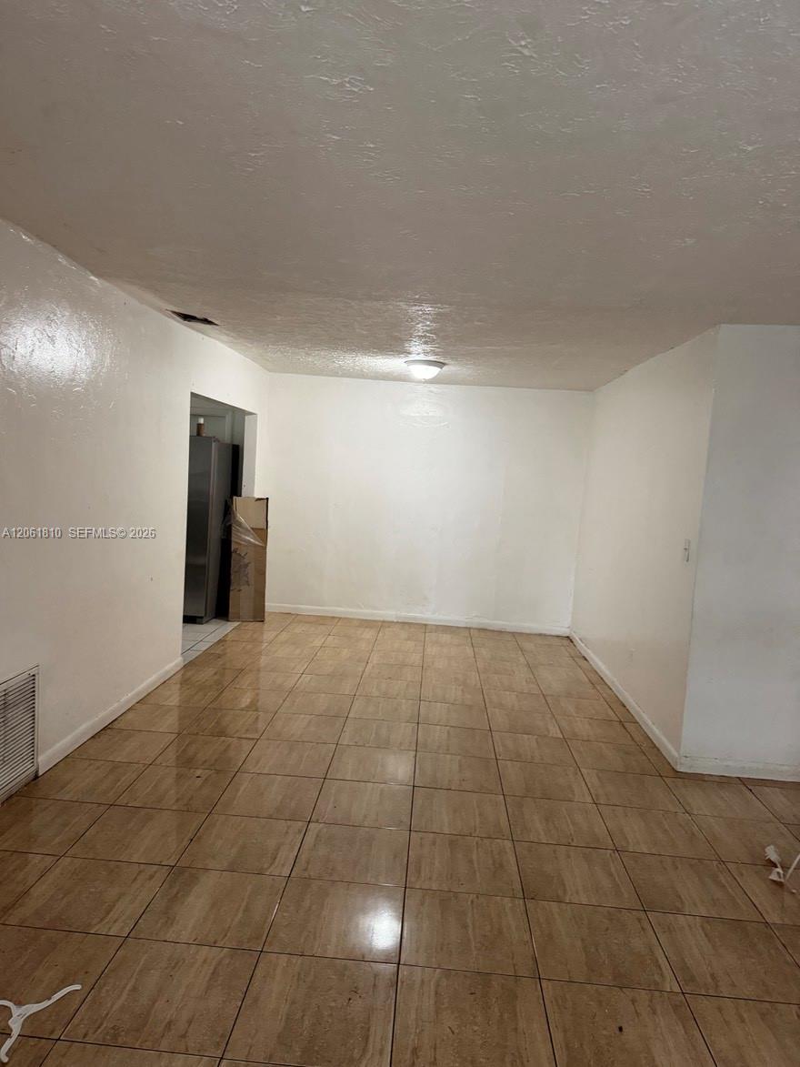 North Miami Beach, FL 33162 photo 3