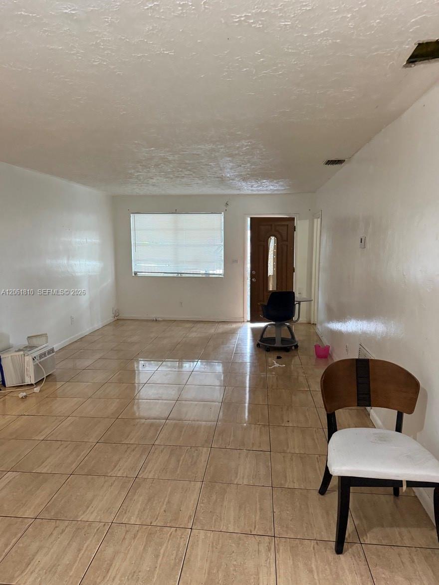 North Miami Beach, FL 33162 photo 5