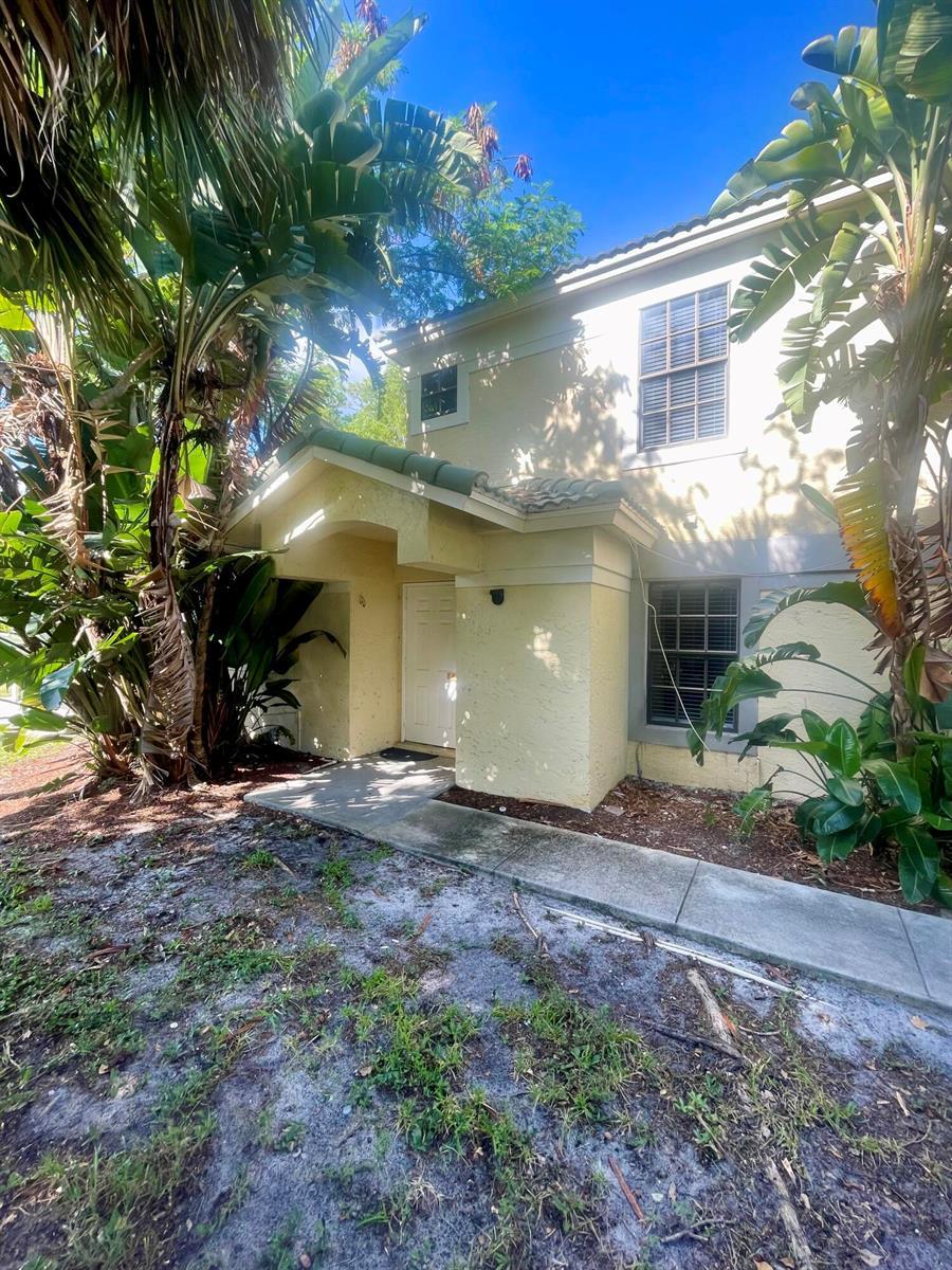 678 Via Toscana, Wellington FL 33414 photo 2