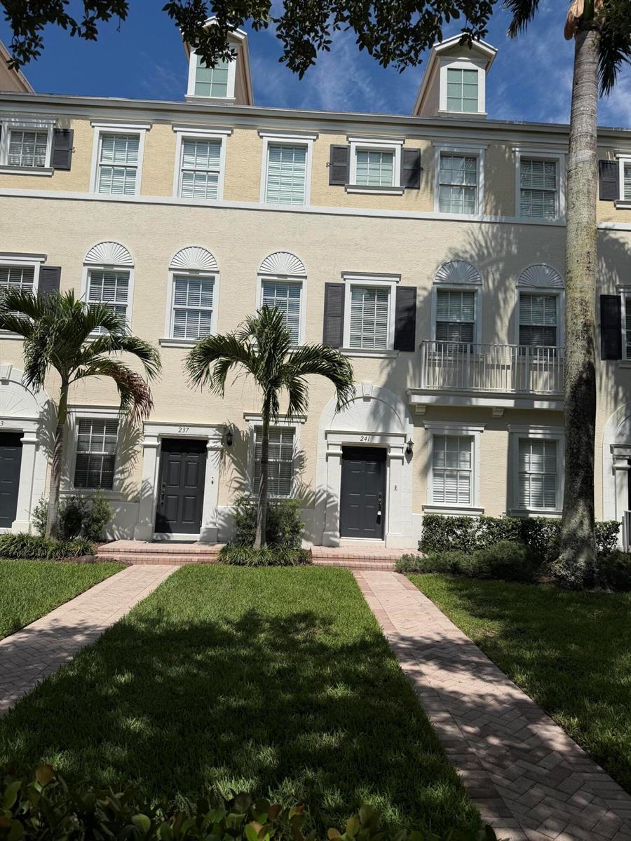 241 E THATCH PALM Circle E, Jupiter FL 33458 photo 2
