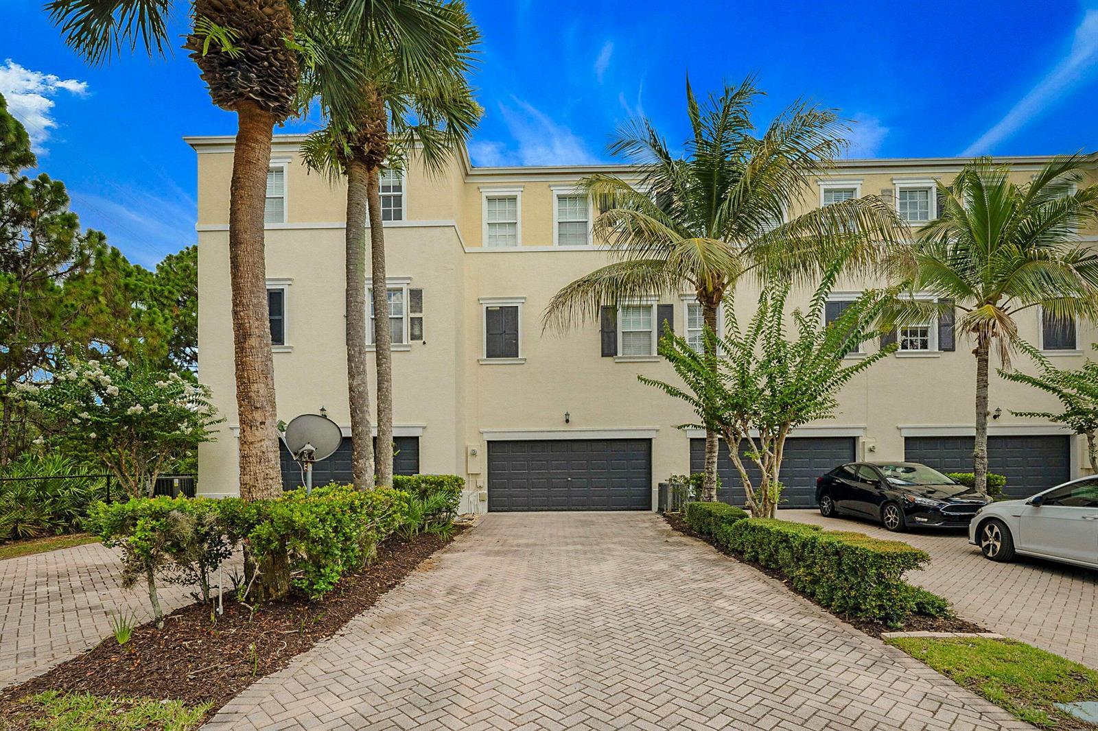 241 E THATCH PALM Circle E, Jupiter FL 33458 photo 3