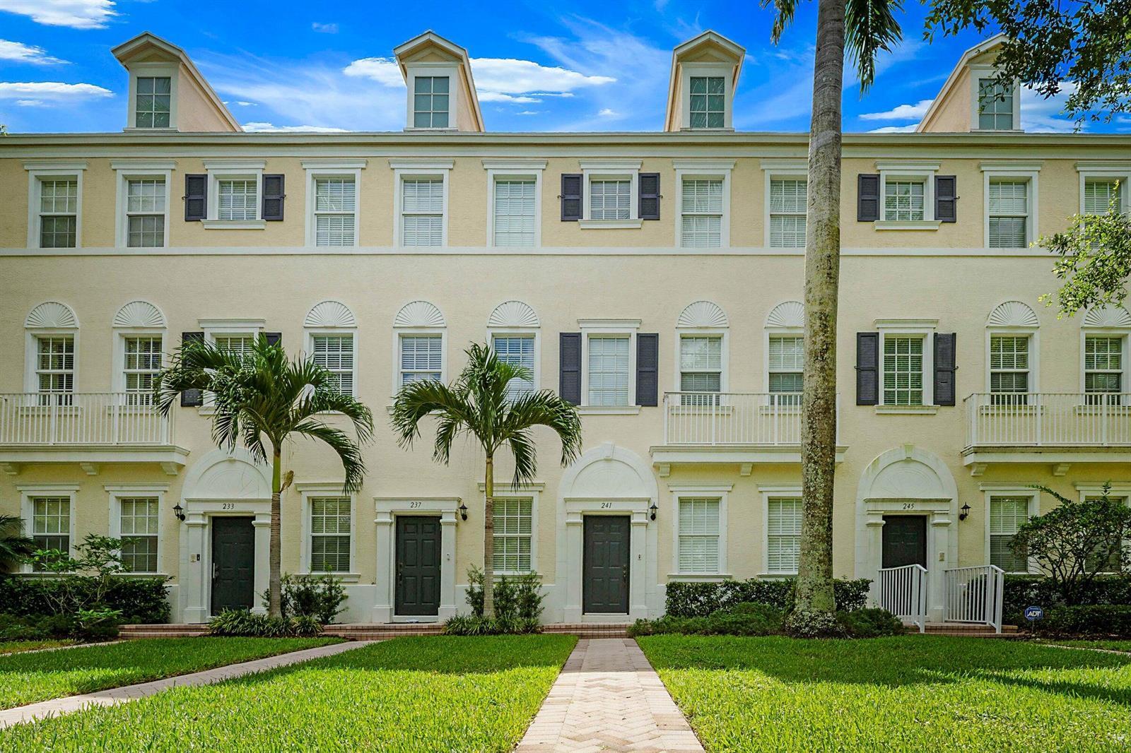 241 E THATCH PALM Circle E, Jupiter FL 33458
