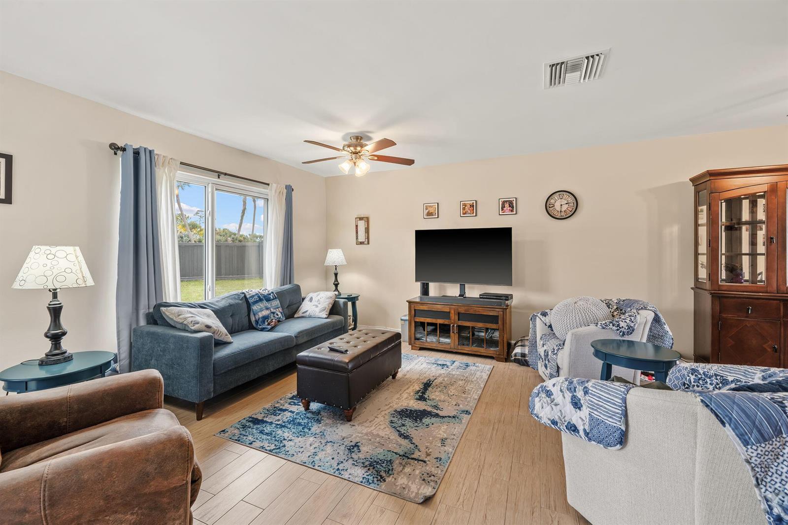119 Lakeside Circle, Jupiter FL 33458 photo 4