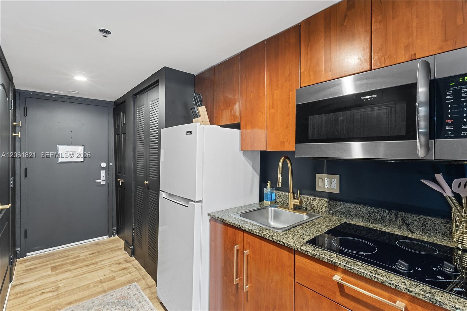 1200 Brickell Bay Dr # 1816, Miami FL 33131 photo 3