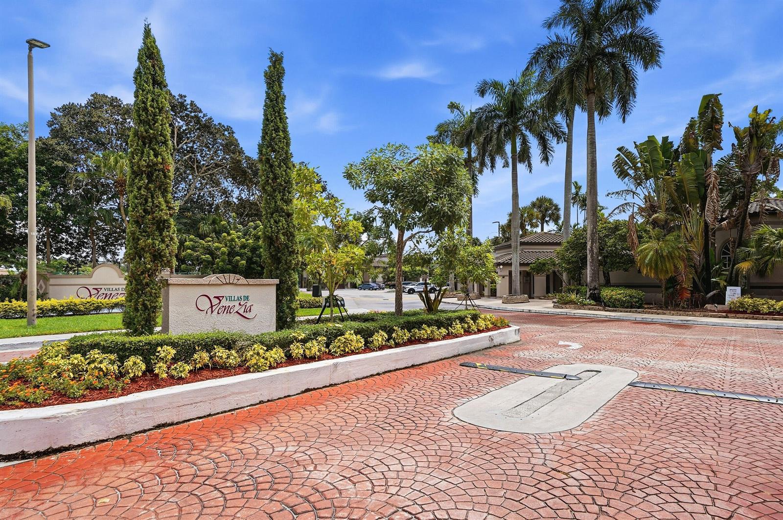9938 NOB HILL Lane # 9938, Sunrise FL 33351