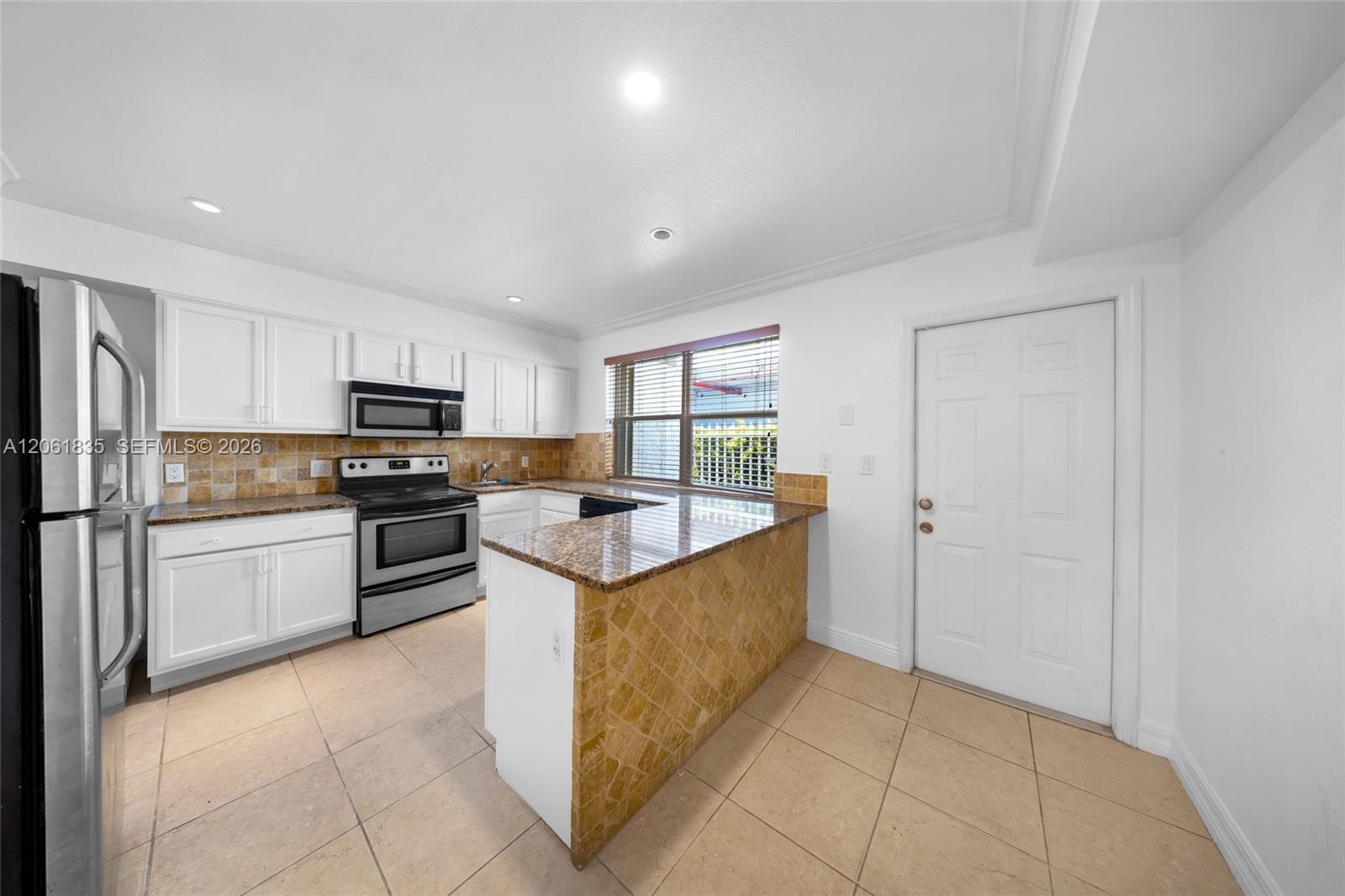 7801 HISPANOLA AV # 4, North Bay Village FL 33141 photo 5