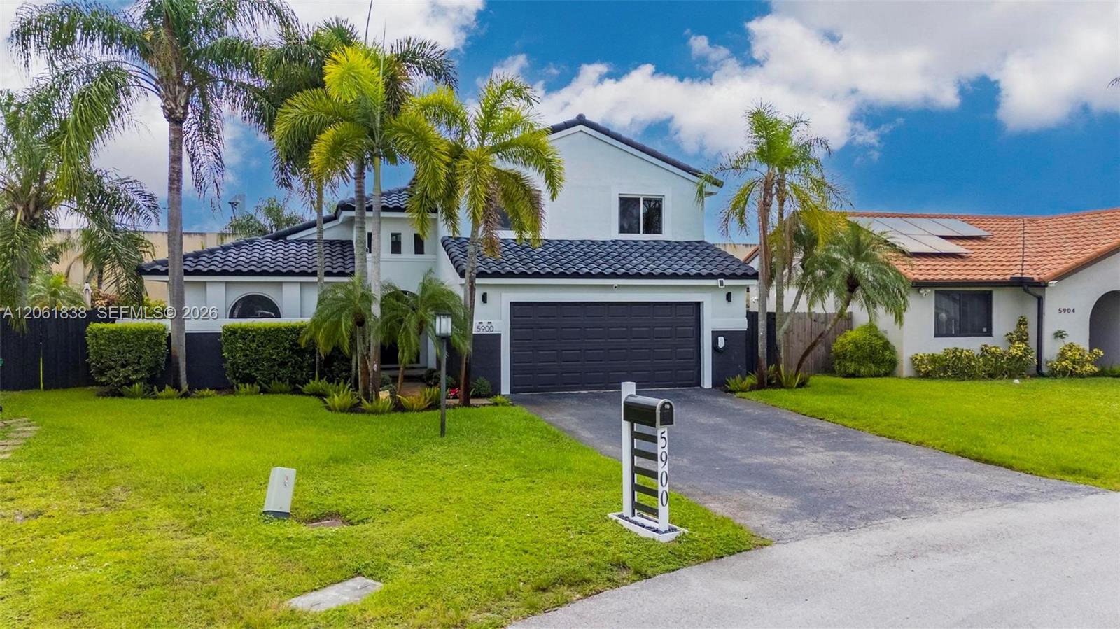 5900 York Ln, Davie FL 33331 photo 2