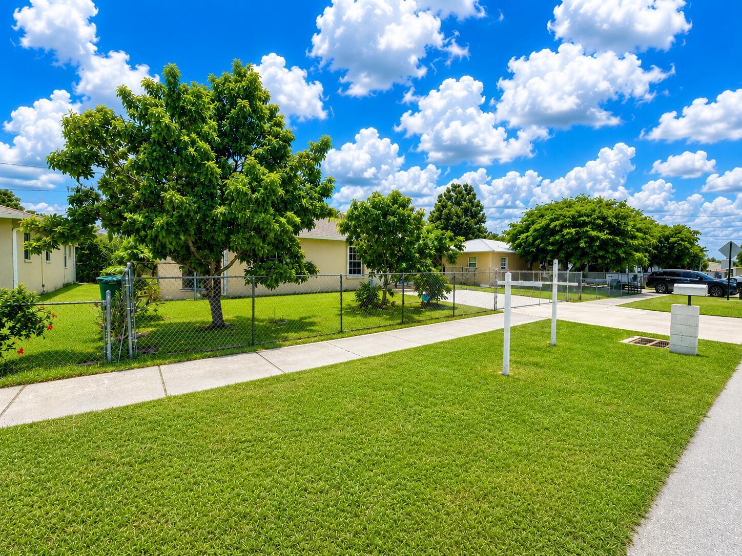 8874 ELDORADO Drive, Pahokee FL 33476 photo 4