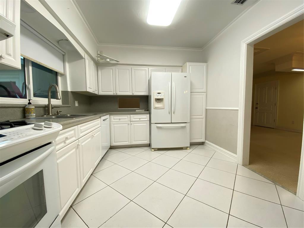 1049 VAN BUREN Street, Hollywood FL 33019 photo 2