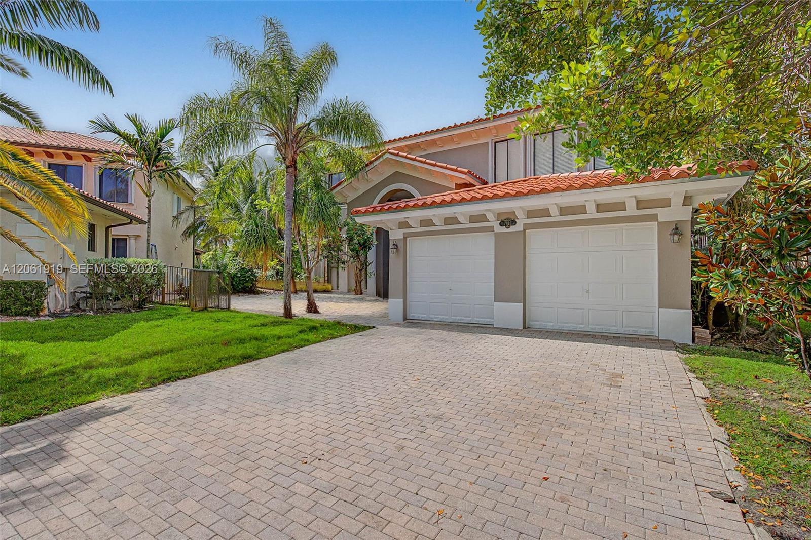 7926 SW 195th Ter, Cutler Bay FL 33157 photo 2