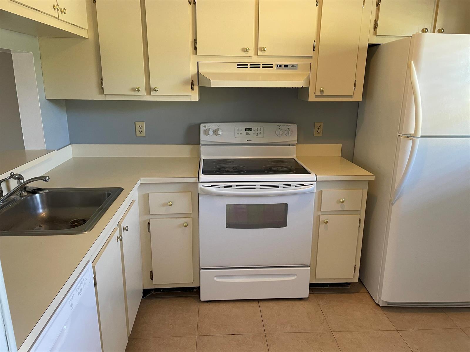 6832 Palmetto Circle S # 203, Boca Raton FL 33433 photo 3