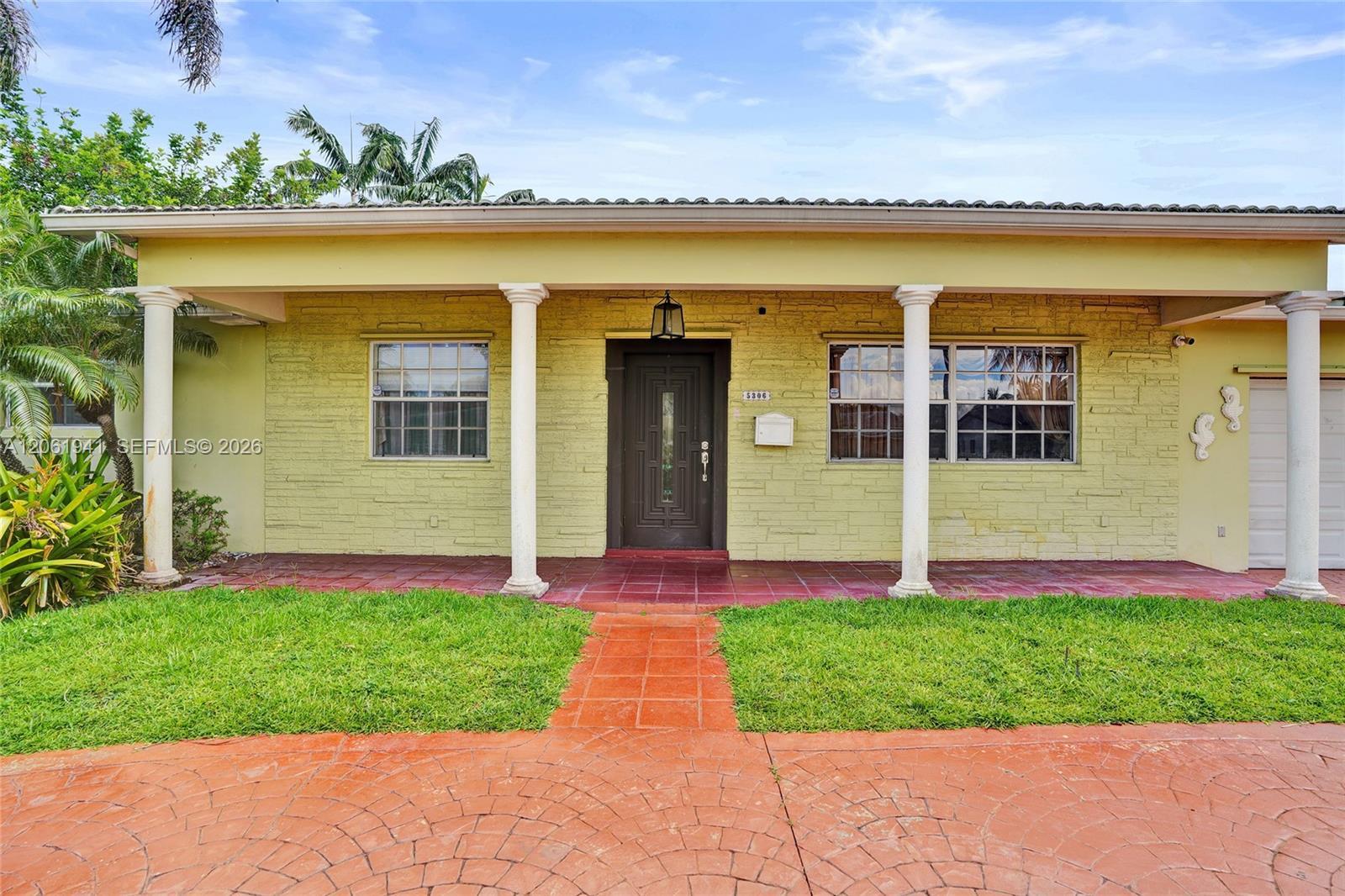 5306 Roosevelt St, Hollywood FL 33021
