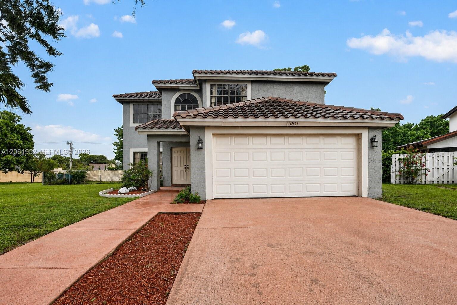 1580 SW 87th Ter, Pembroke Pines FL 33025 photo 2
