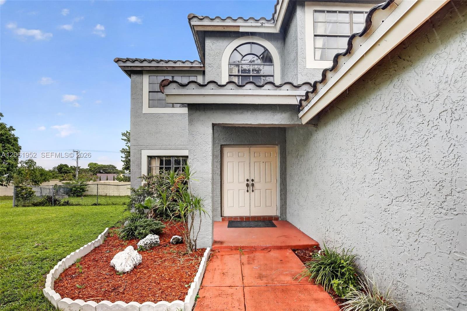 1580 SW 87th Ter, Pembroke Pines FL 33025 photo 3