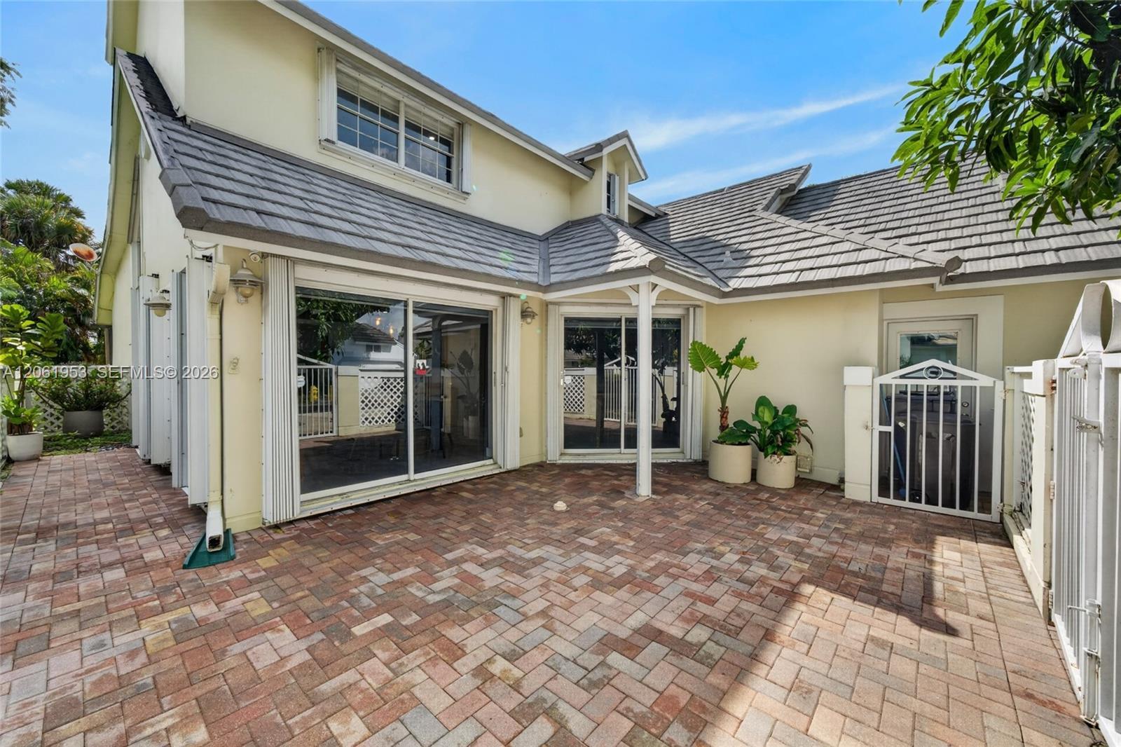 4749 NW 98th Pl, Doral FL 33178 photo 4