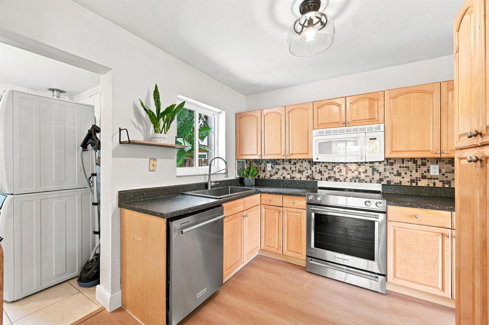 351 SW 13TH Street, Pompano Beach FL 33060 photo 2