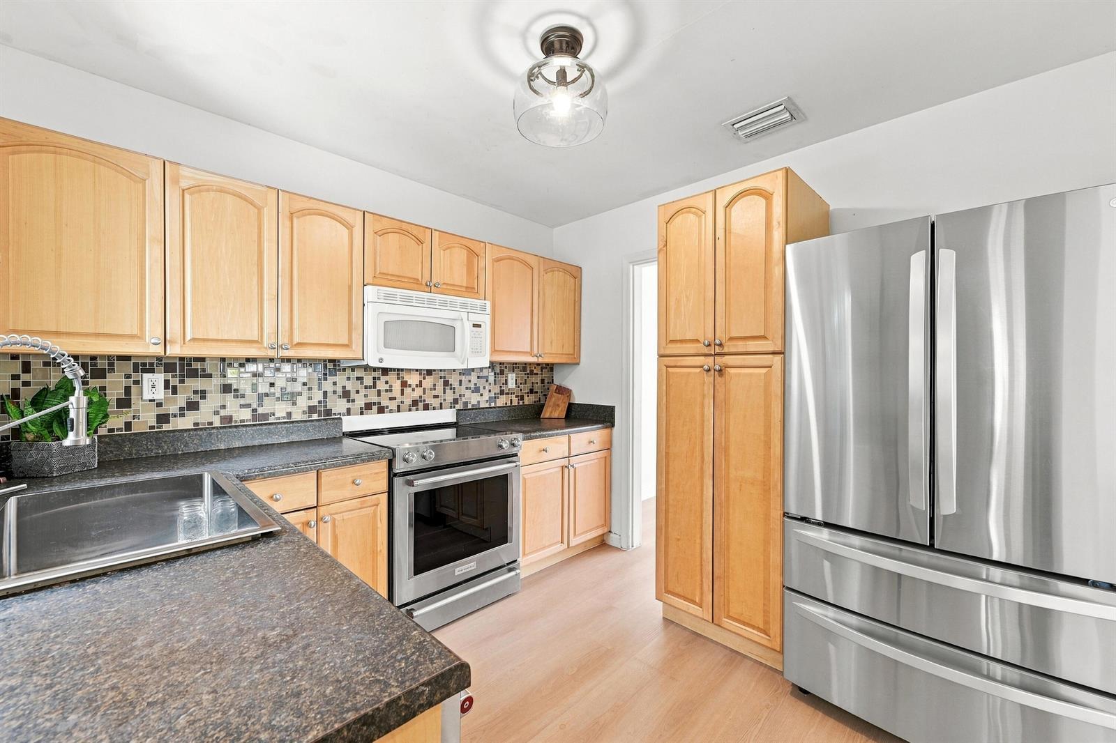351 SW 13TH Street, Pompano Beach FL 33060 photo 3
