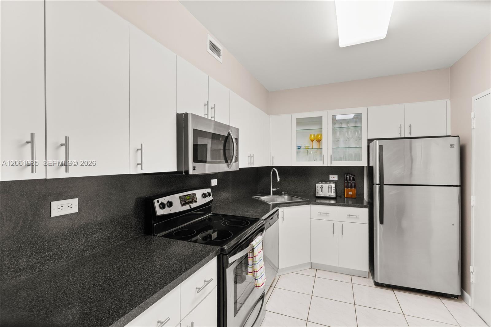5601 Collins Ave # 1216, Miami Beach FL 33140 photo 3