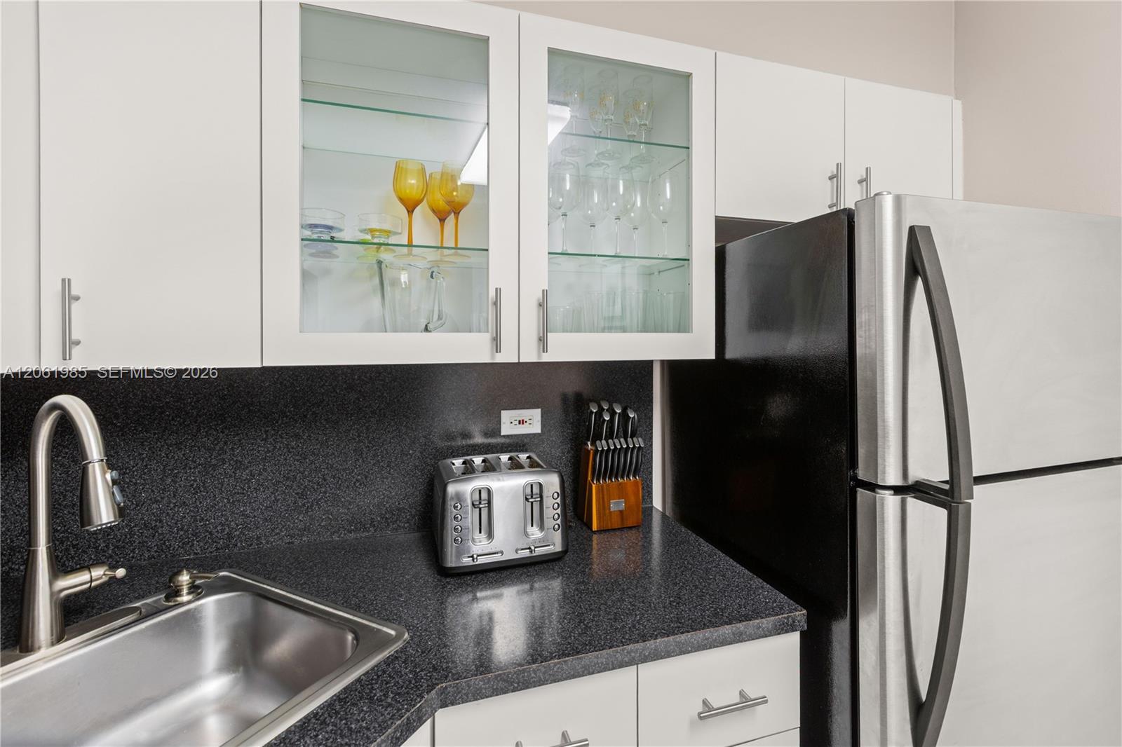 5601 Collins Ave # 1216, Miami Beach FL 33140 photo 5
