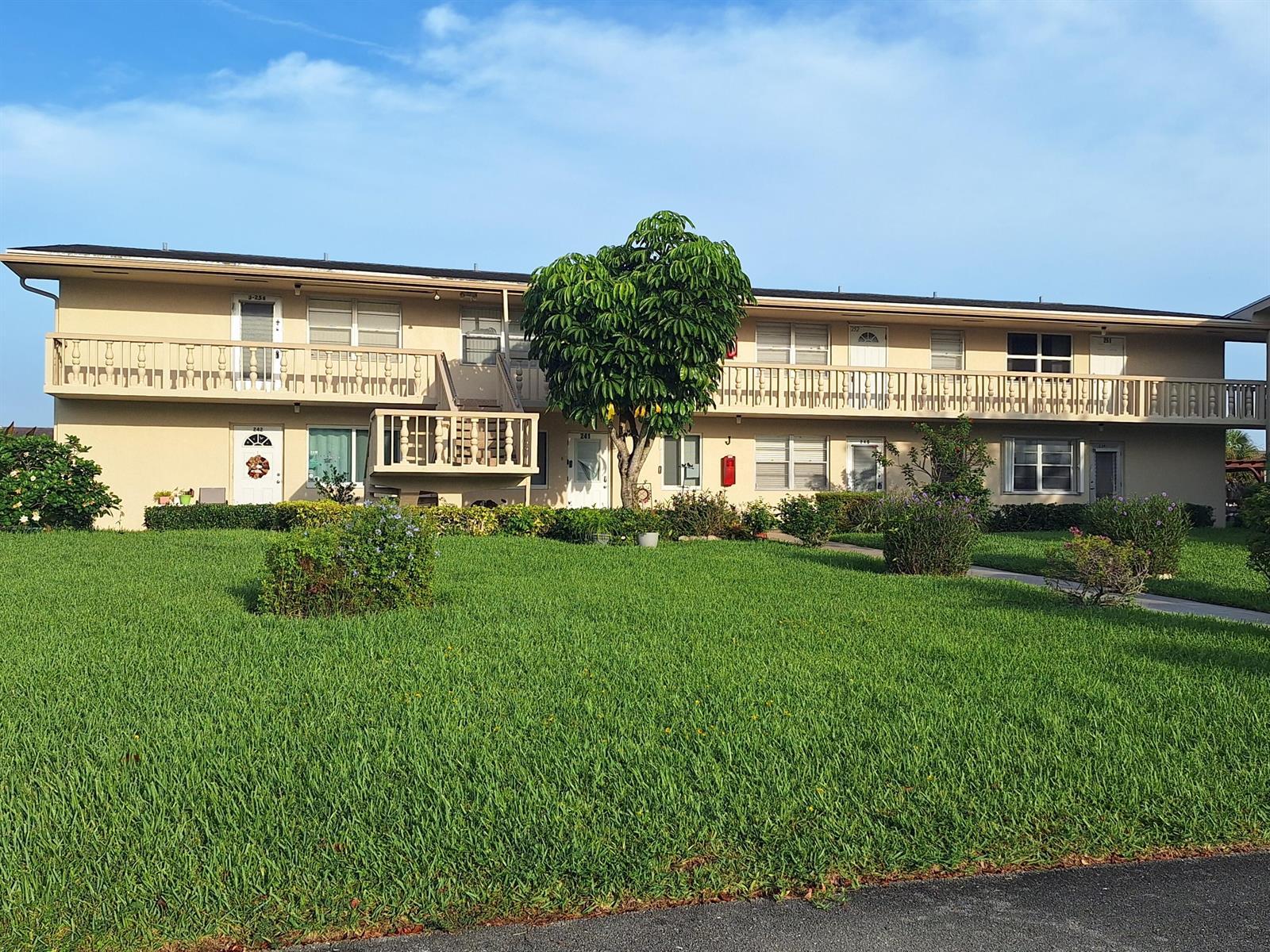 252 BEDFORD J # 252, West Palm Beach FL 33417
