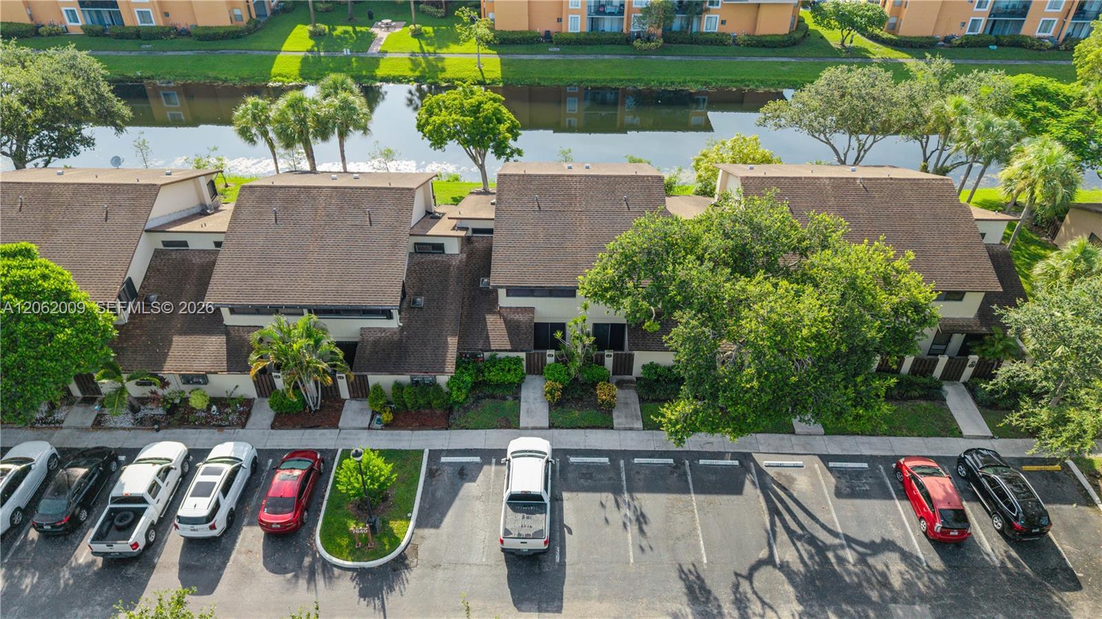 7640 NW 79th Ave # L6, Tamarac FL 33321 photo 2