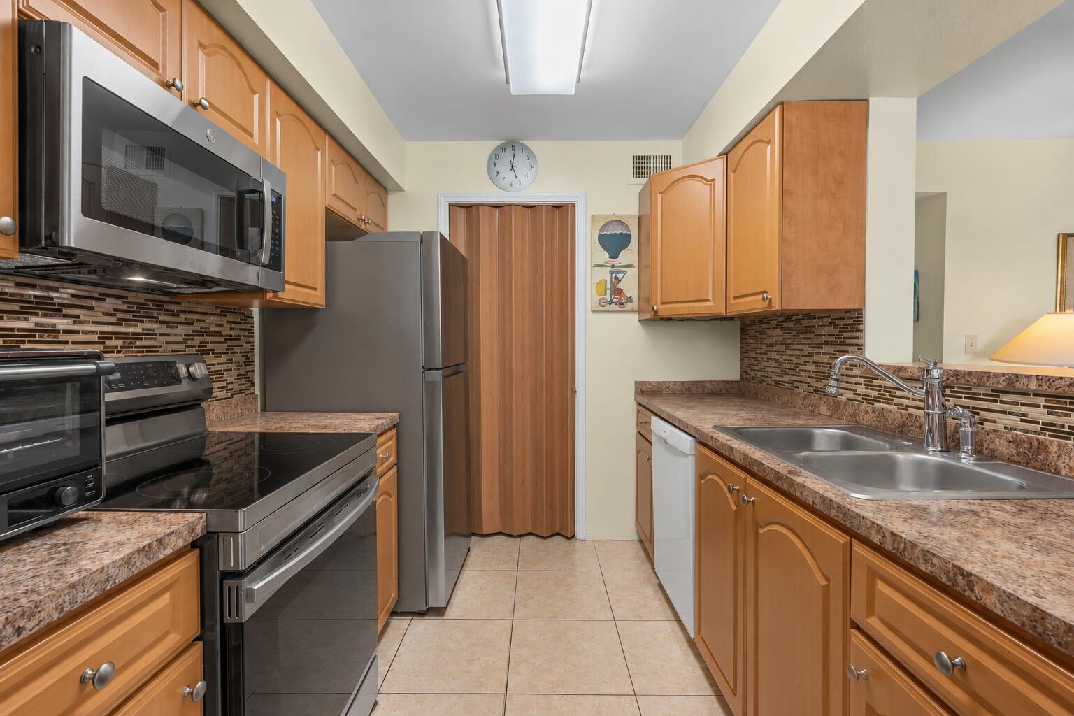 2361 NW 33rd Street, Oakland Park FL 33309 photo 2