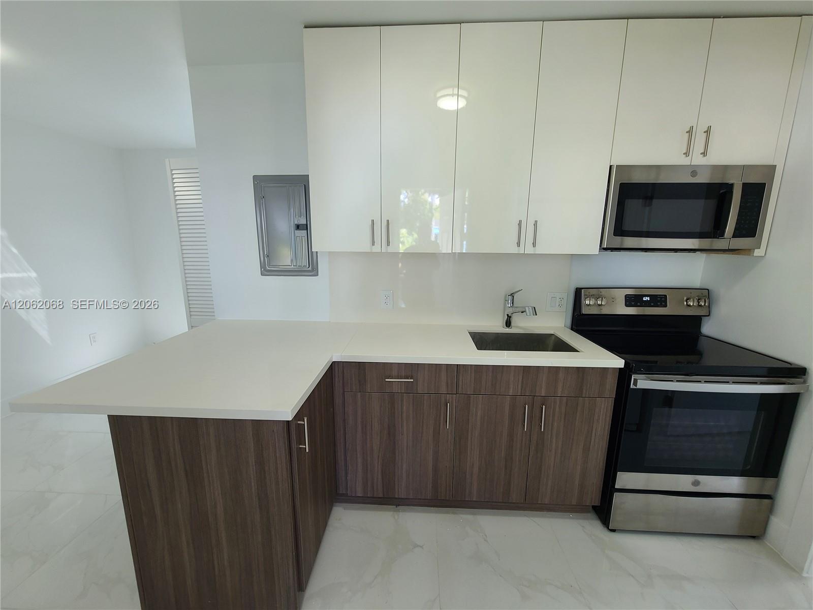 1646 NW 1st Pl # 2, Miami FL 33136 photo 3