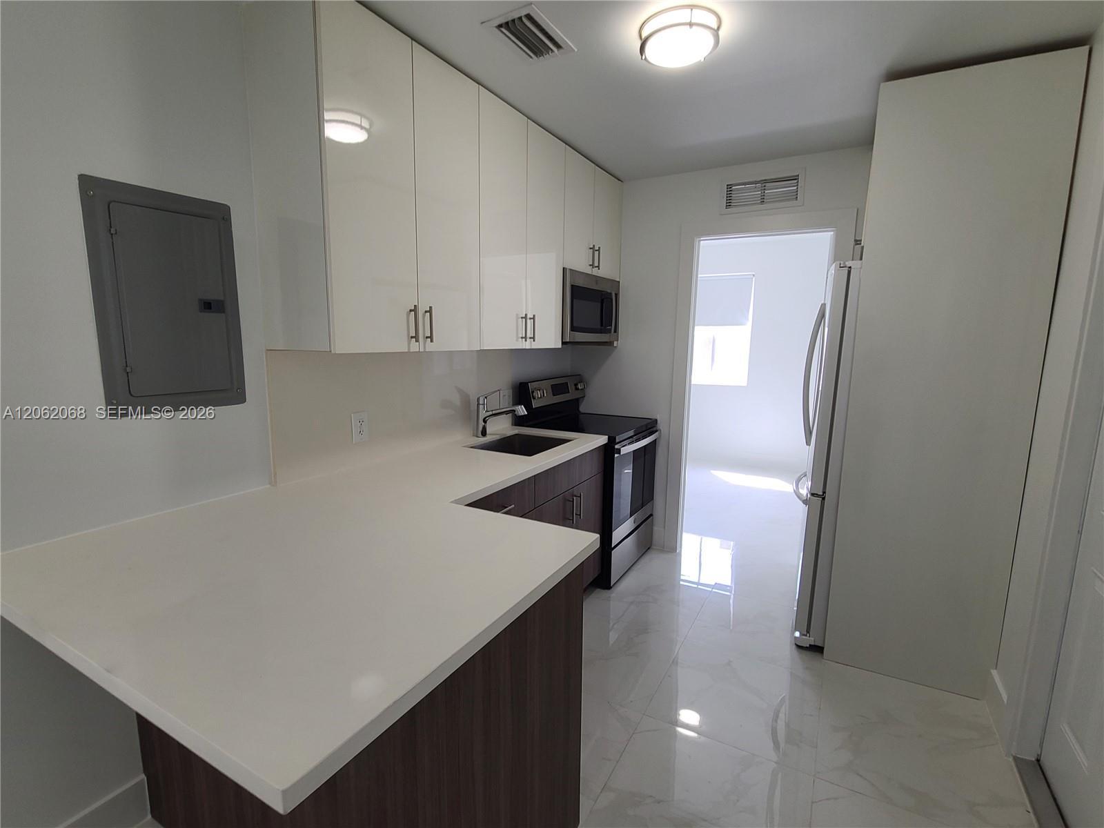 1646 NW 1st Pl # 2, Miami FL 33136 photo 4