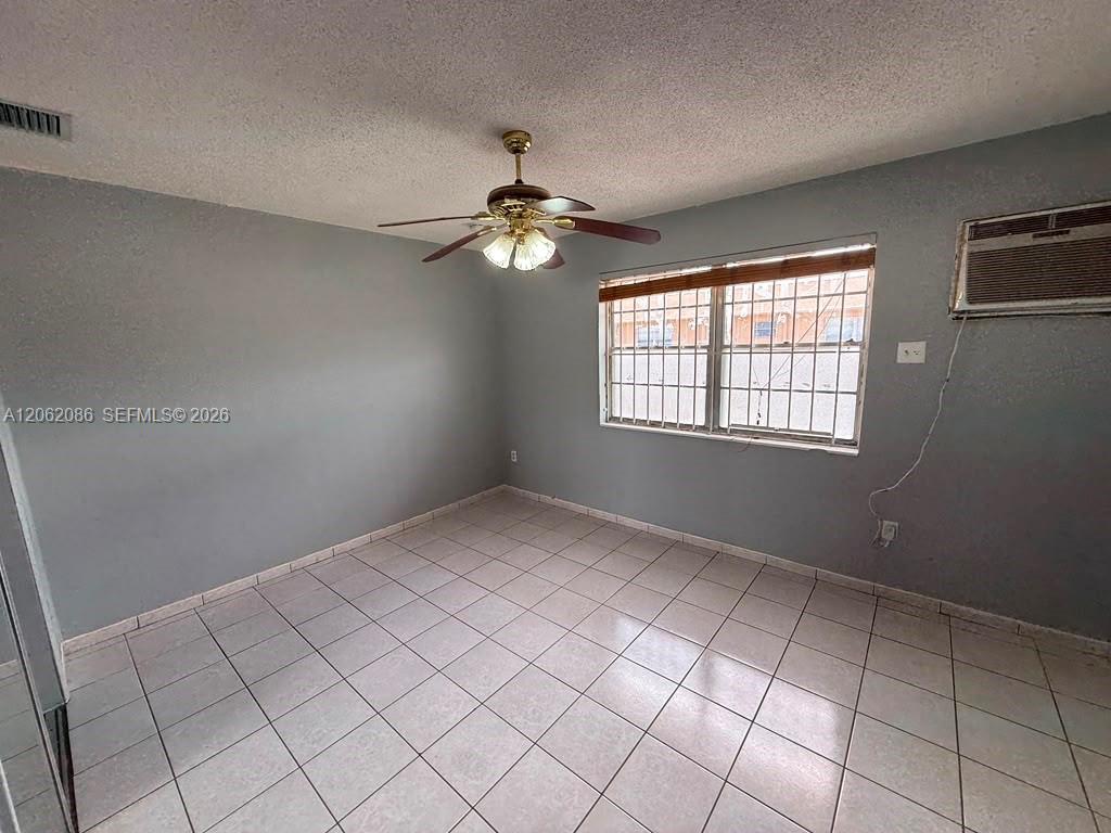 1154 W 35th St # 213, Hialeah FL 33012 photo 4