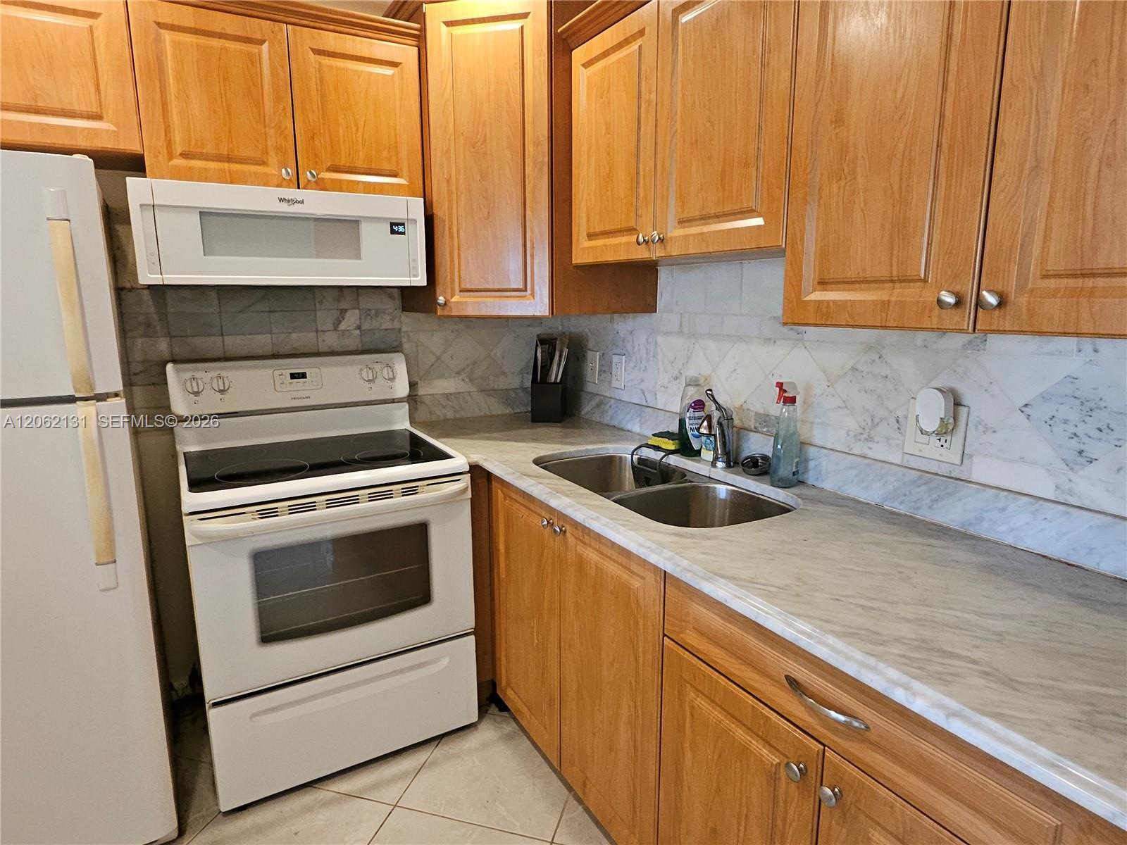 559 N Mansfield N # 559, Boca Raton FL 33434 photo 2