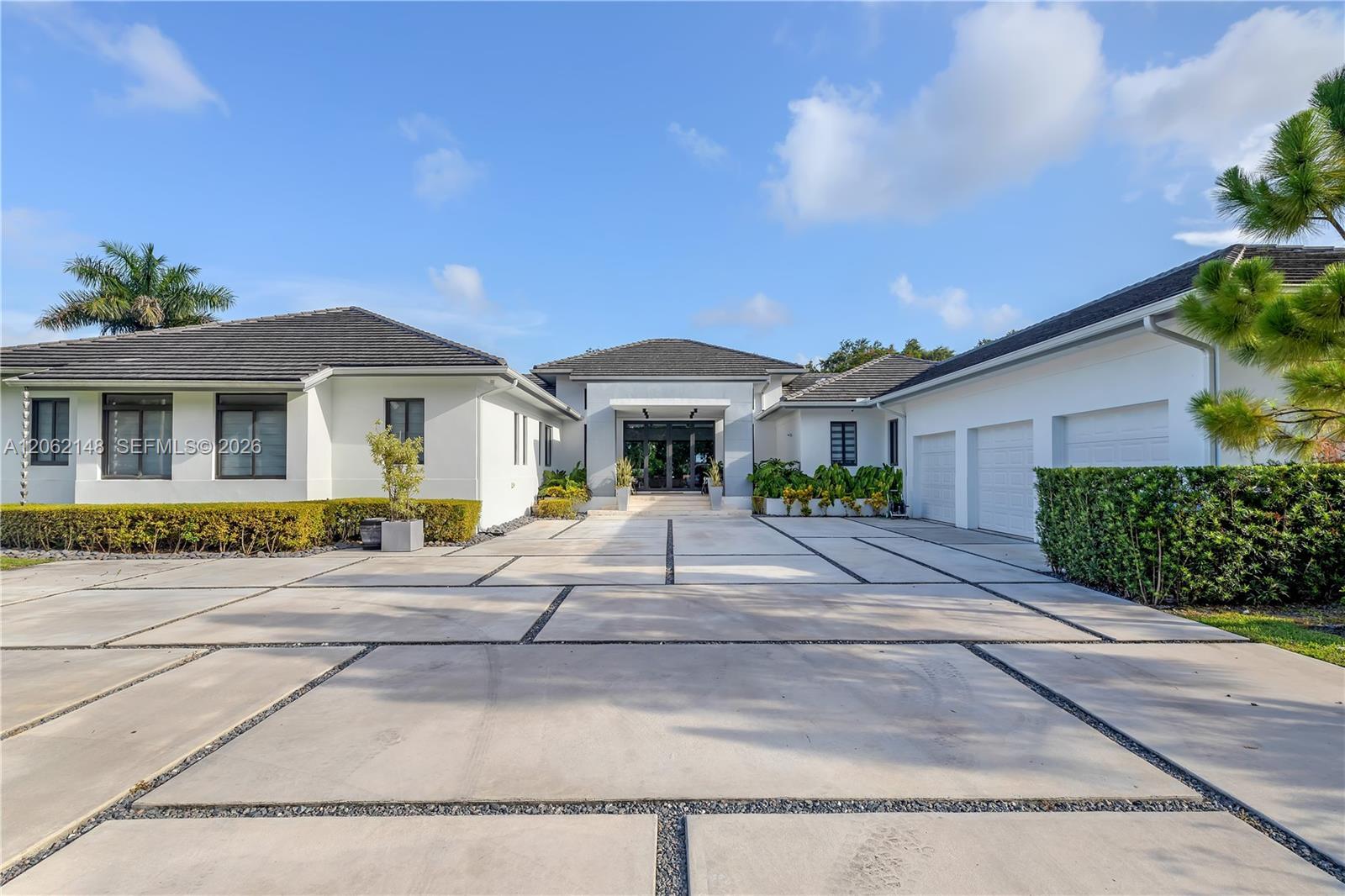 7830 SW 117th St, Pinecrest FL 33156 photo 2