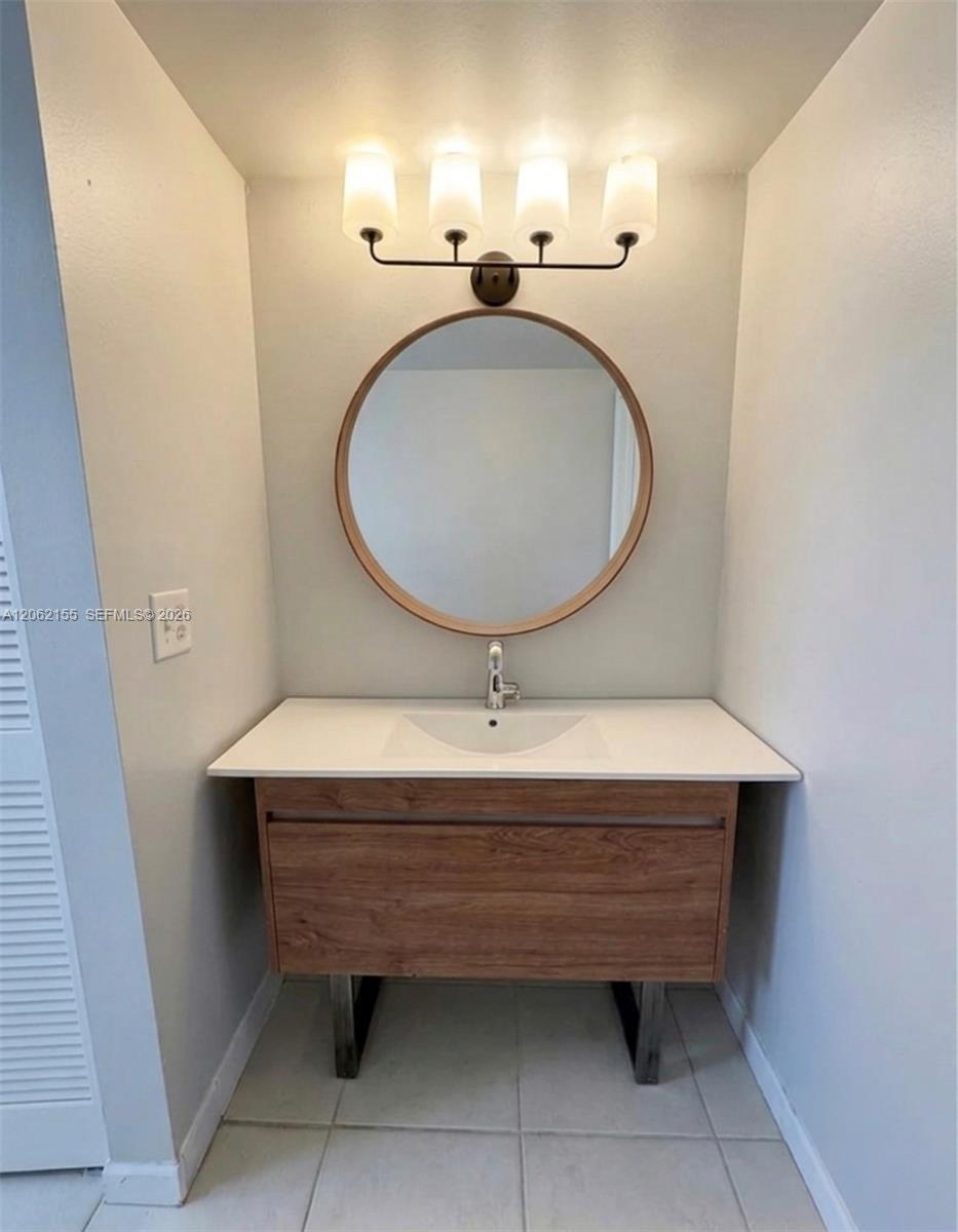 2841 NE 163rd St # 606, North Miami Beach FL 33160 photo 4